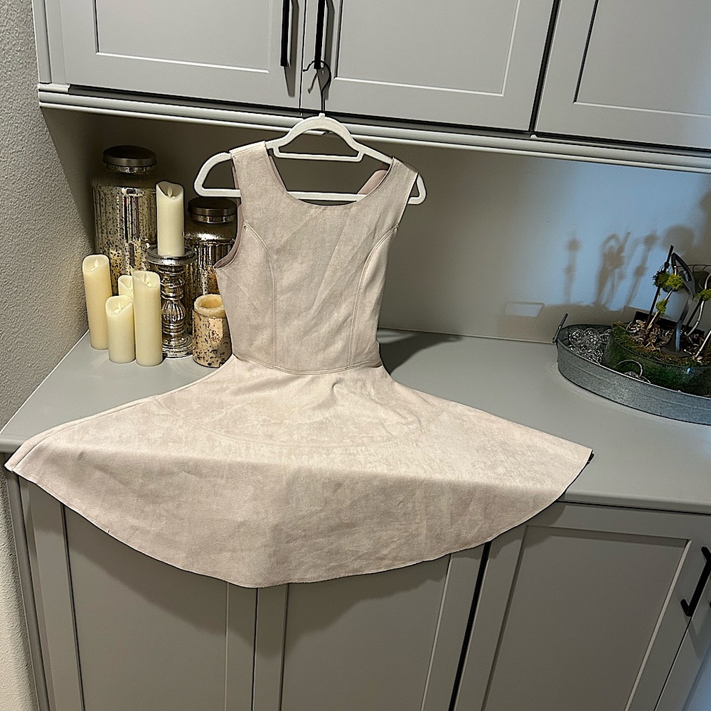 Sleeveless Faux Suede Dress Size L
Like new!